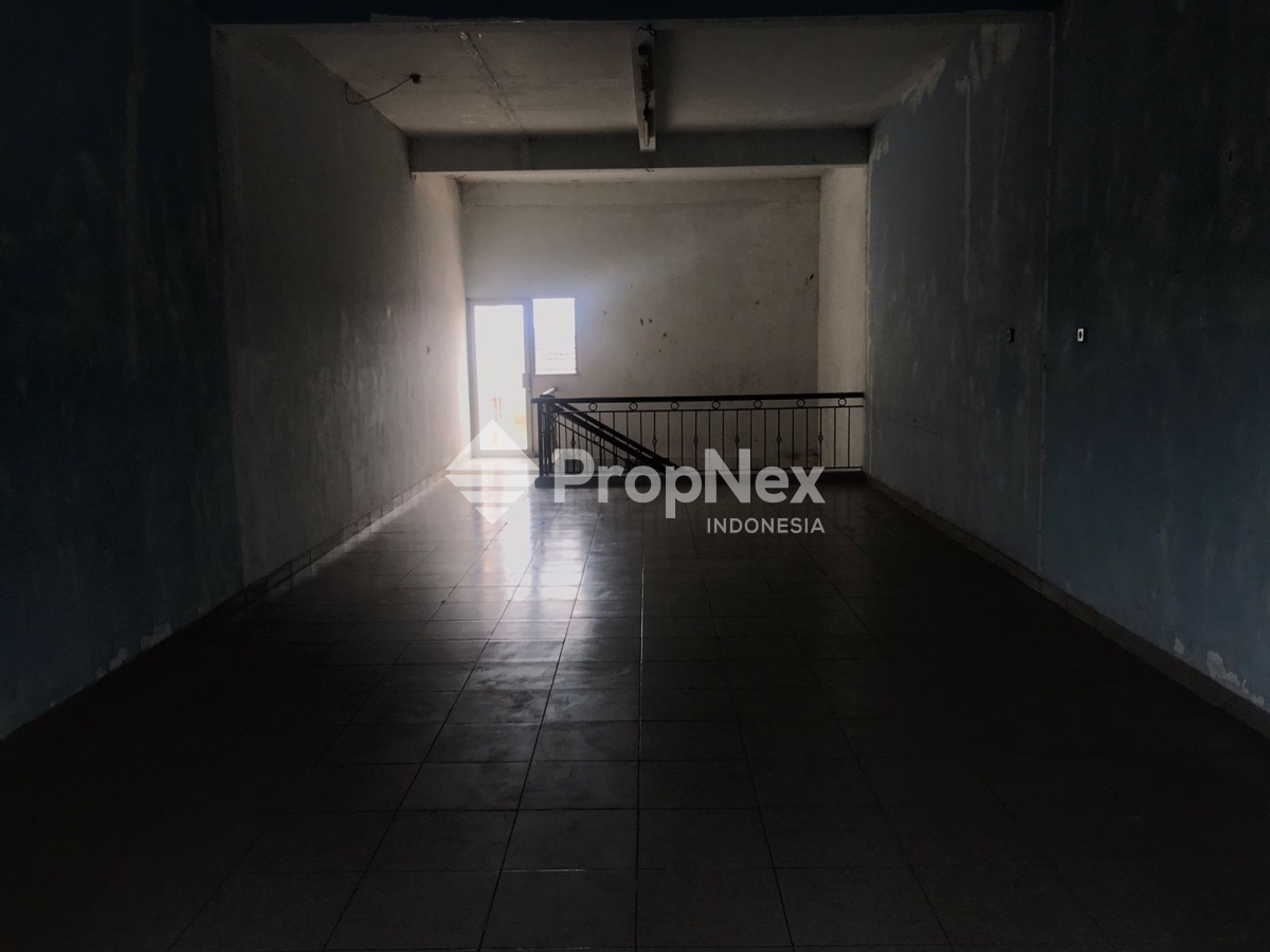 Ruko di Srondol Banyumanik Semarang Sangat Strategis Cocok untuk segala usaha — foto 3
